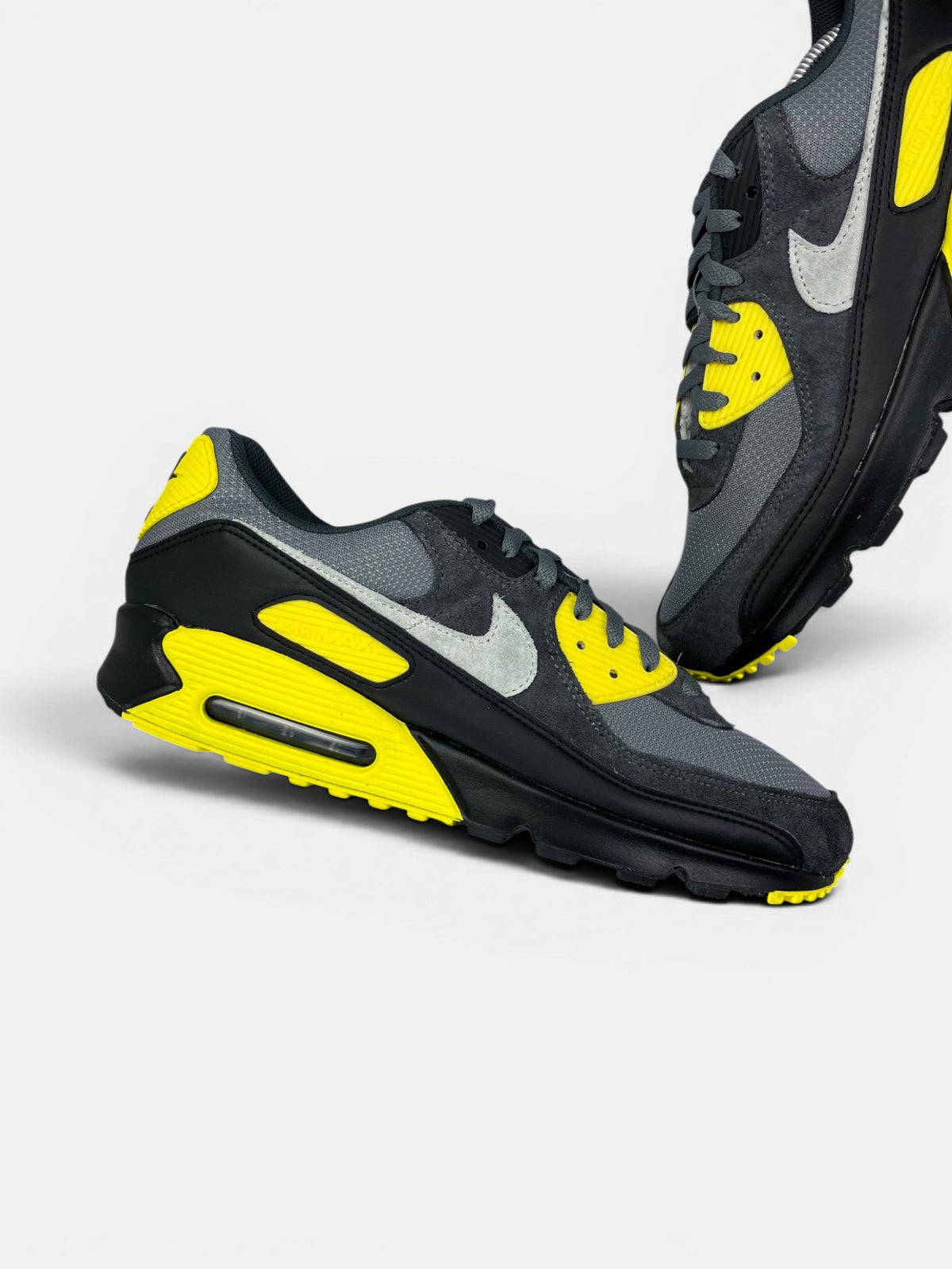 Nike Air Max 90 Smoke Grey / Lightening — buty sportowe męskie w bardzo dobrym stanie rozmiar 47, zewnętrzny panel prawego buta
