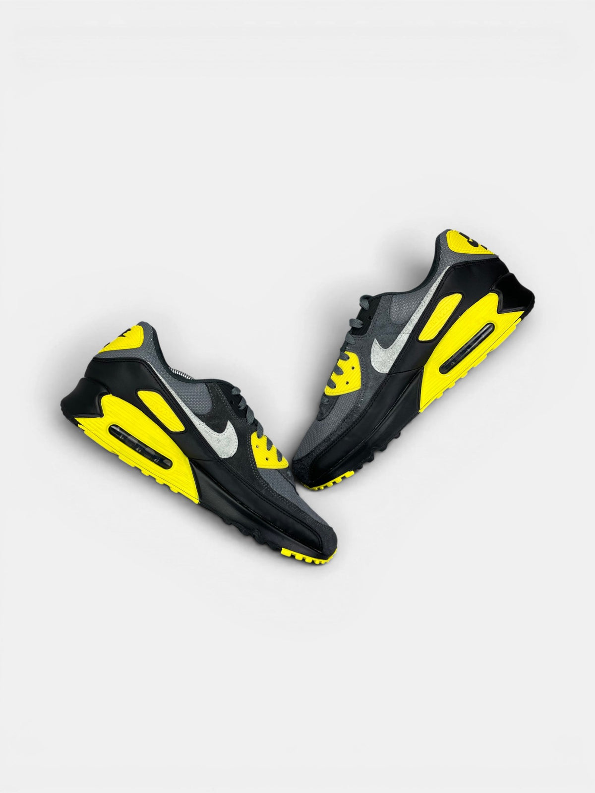 Nike Air Max 90 Smoke Grey / Lightening — buty sportowe męskie w bardzo dobrym stanie rozmiar 47, widok z góry na wewnętrzną stronę butów