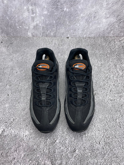 Nike Air Max 95 Black/Grey Safety Orange — buty sportowe męskie w bardzo dobrym stanie rozmiar 42.5, podeszwa