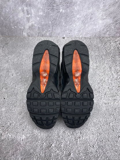 Nike Air Max 95 Black/Grey Safety Orange — buty sportowe męskie w bardzo dobrym stanie rozmiar 42.5, zapiętki butów
