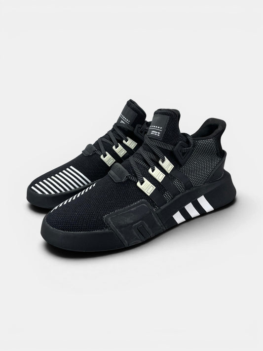 Adidas EQT Bask ADV Core Black — buty sportowe męskie w bardzo dobrym stanie rozmiar 43 1/3, widok z boku