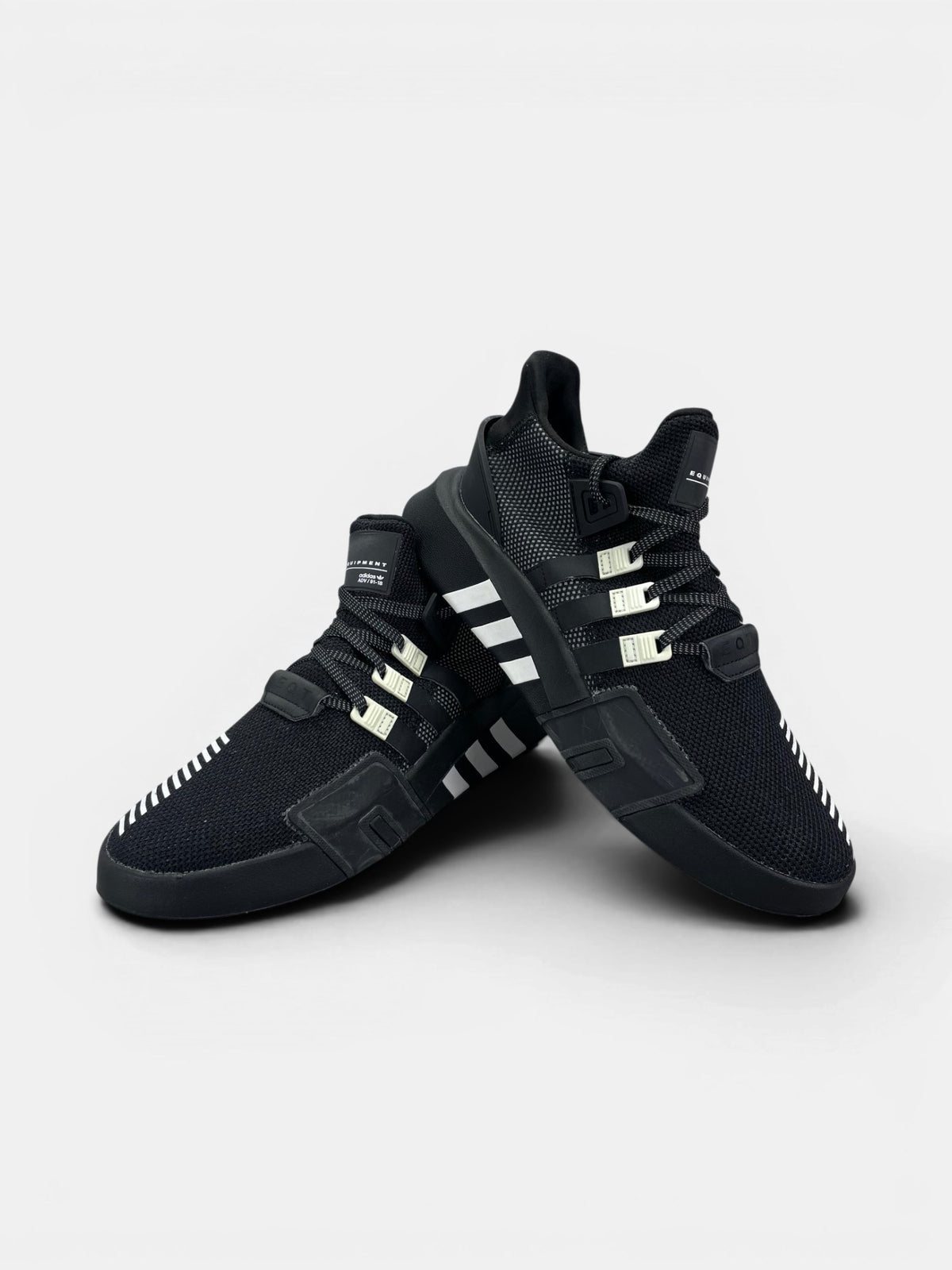 Adidas EQT Bask ADV Core Black — buty sportowe męskie w bardzo dobrym stanie rozmiar 43 1/3, boczny profil
