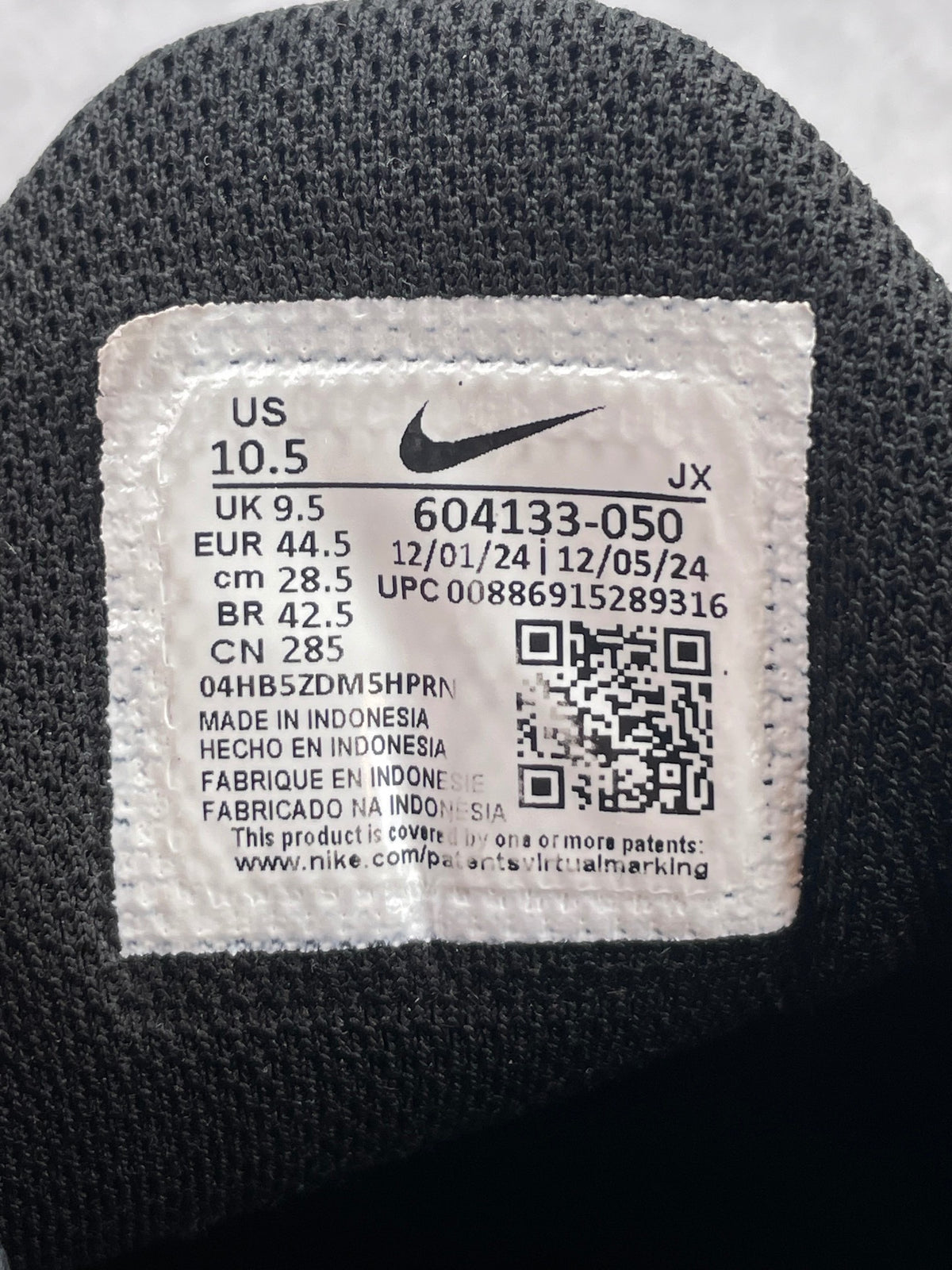 Nike Air Max Plus Triple Black — buty sportowe męskie w bardzo dobrym stanie rozmiar 44.5, opcjonalne zdjęcie 2