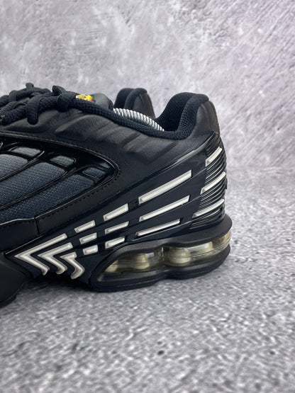 Nike Air Max Plus 3 Black White — buty sportowe męskie w bardzo dobrym stanie rozmiar 45, widok z góry