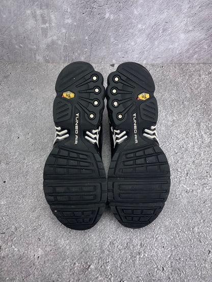 Nike Air Max Plus 3 Black White — buty sportowe męskie w bardzo dobrym stanie rozmiar 45, zapiętki butów