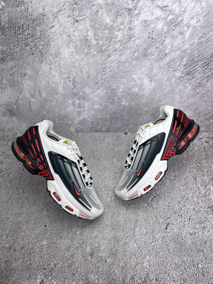 Nike Air Max Plus 3 Team Orange — buty sportowe męskie w bardzo dobrym stanie rozmiar 42.5, widok z góry na zewnętrzną stronę butów