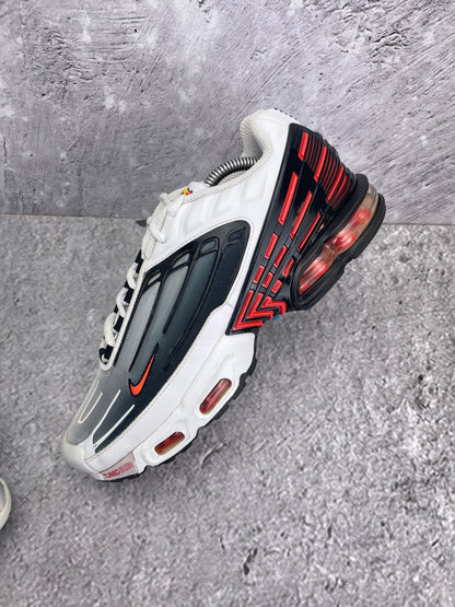 Nike Air Max Plus 3 Team Orange — buty sportowe męskie w bardzo dobrym stanie rozmiar 42.5, zewnętrzny panel lewego buta