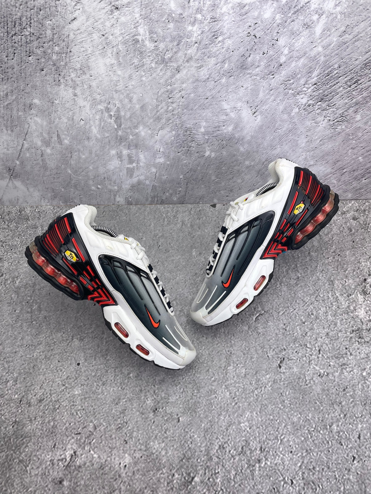 Nike Air Max Plus 3 Team Orange — buty sportowe męskie w bardzo dobrym stanie rozmiar 42.5, widok z góry na wewnętrzną stronę butów