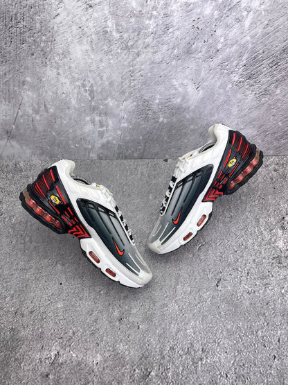 Nike Air Max Plus 3 Team Orange — buty sportowe męskie w bardzo dobrym stanie rozmiar 42.5, widok z góry na wewnętrzną stronę butów