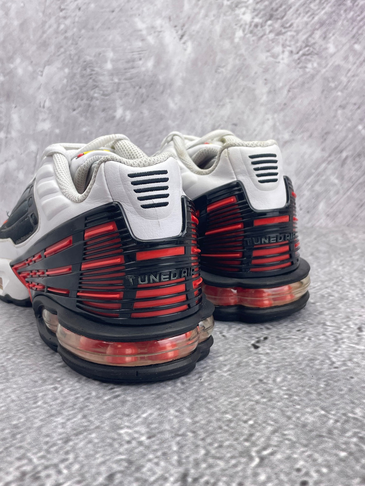 Nike Air Max Plus 3 Team Orange — buty sportowe męskie w bardzo dobrym stanie rozmiar 42.5, widok z tyłu