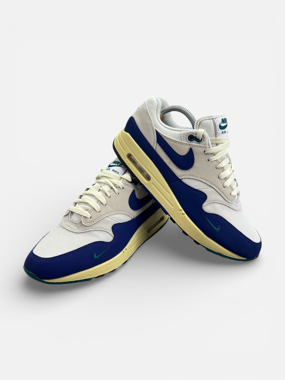 Nike Air Max 1 Midnight Navy — buty sportowe męskie w bardzo dobrym stanie rozmiar 42, boczny profil