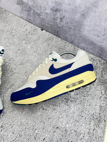 Nike Air Max 1 Midnight Navy — buty sportowe męskie w bardzo dobrym stanie rozmiar 42, zewnętrzny panel lewego buta