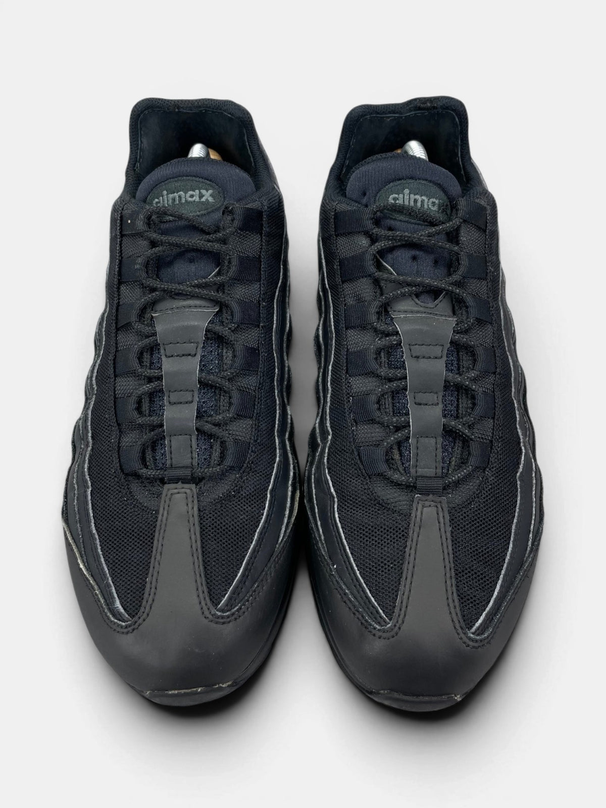 Nike Air Max 95 Essential Triple Black — buty sportowe męskie w bardzo dobrym stanie rozmiar 44.5, widok z góry