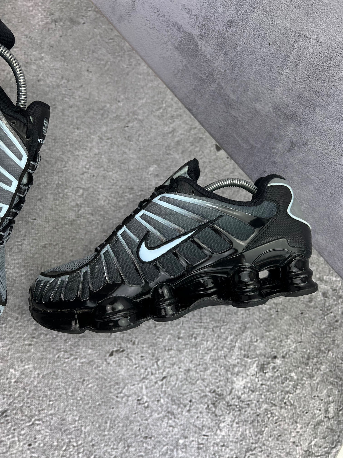 Nike Shox TL Black Celestine Blue — buty sportowe męskie w bardzo dobrym stanie rozmiar 42.5, wewnętrzny panel prawego buta