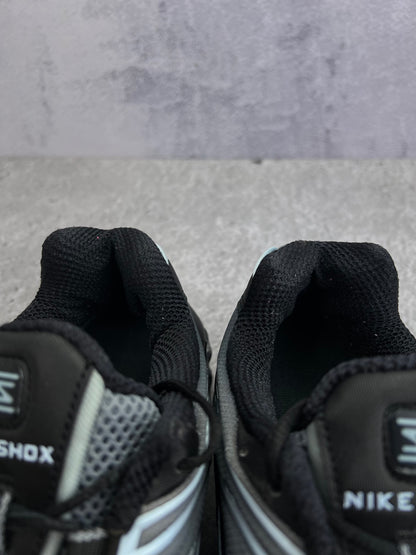 Nike Shox TL Black Celestine Blue — buty sportowe męskie w bardzo dobrym stanie rozmiar 42.5, zapiętki butów