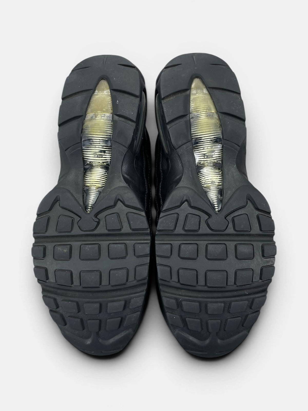Nike Air Max 95 Essential Triple Black — buty sportowe męskie w bardzo dobrym stanie rozmiar 43, podeszwa