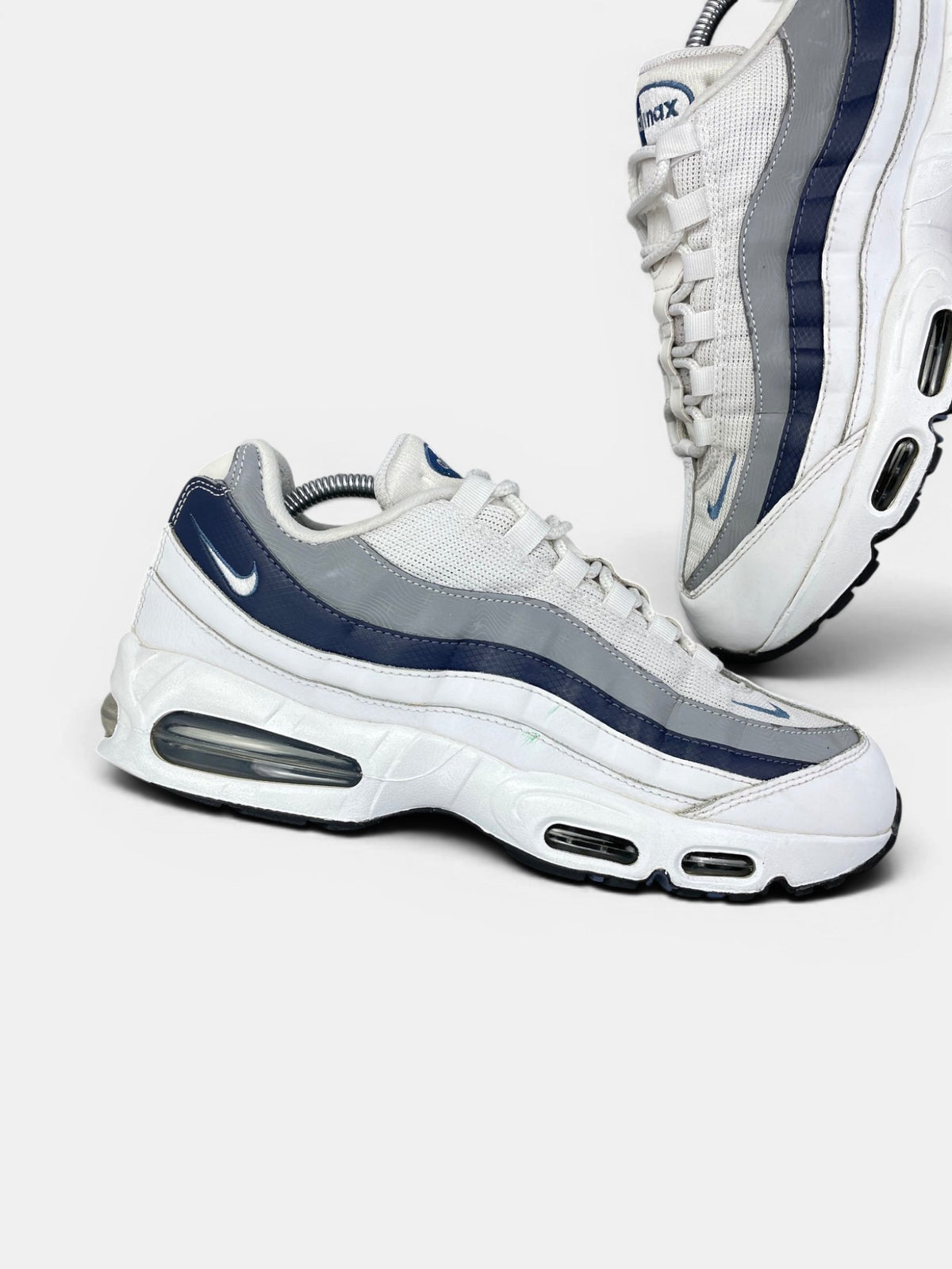 Nike Air Max 95 Diffused Blue — buty sportowe męskie w bardzo dobrym stanie rozmiar 44, zewnętrzny panel lewego buta