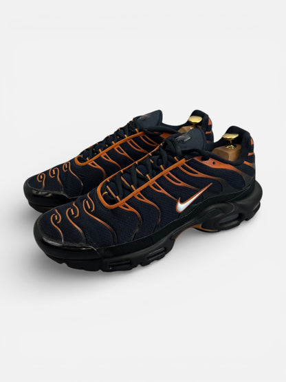 Nike Air Max Plus Dark Obsidian Monarch — buty sportowe męskie w bardzo dobrym stanie rozmiar 47.5, widok z boku