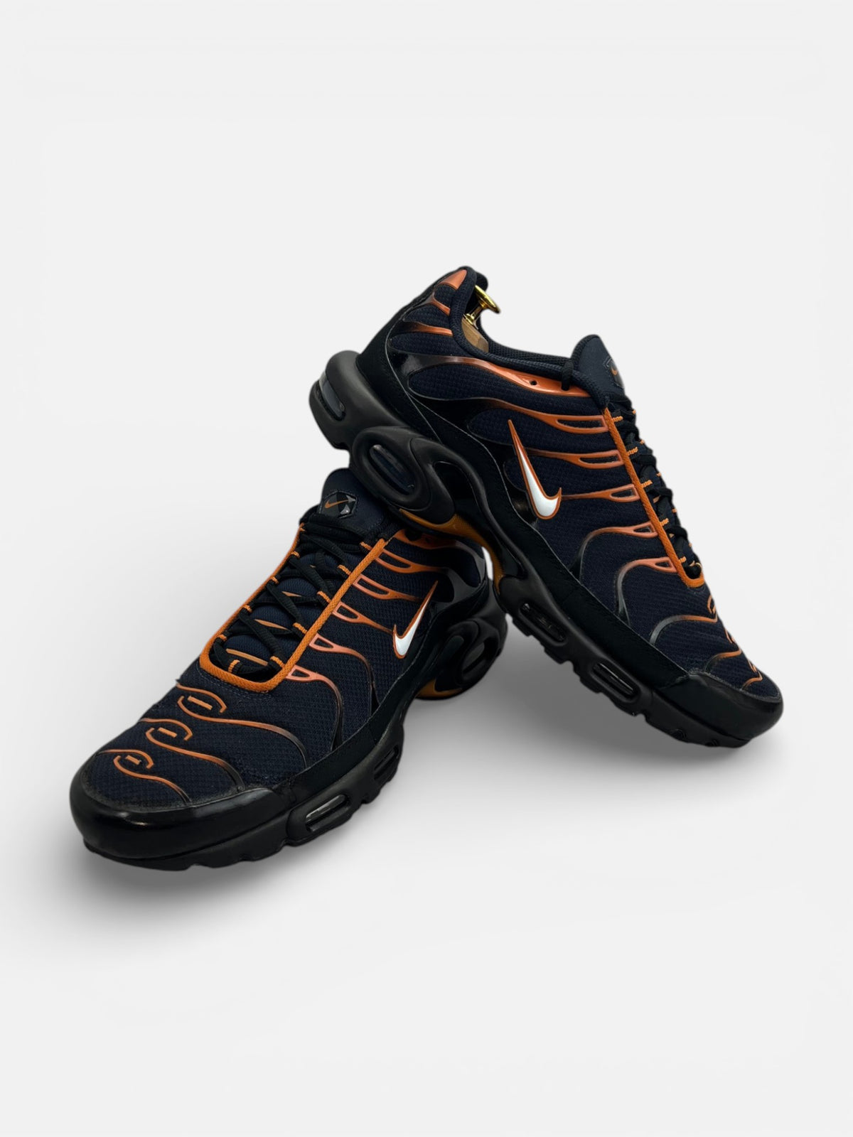Nike Air Max Plus Dark Obsidian Monarch — buty sportowe męskie w bardzo dobrym stanie rozmiar 47.5, boczny profil