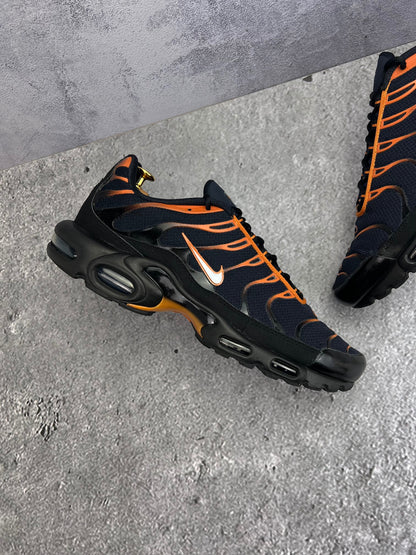 Nike Air Max Plus Dark Obsidian Monarch — buty sportowe męskie w bardzo dobrym stanie rozmiar 47.5, zewnętrzny panel prawego buta