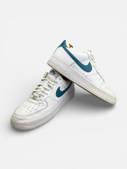 Nike Air Force 1 ’07 — buty sportowe męskie w bardzo dobrym stanie rozmiar 46, boczny profil