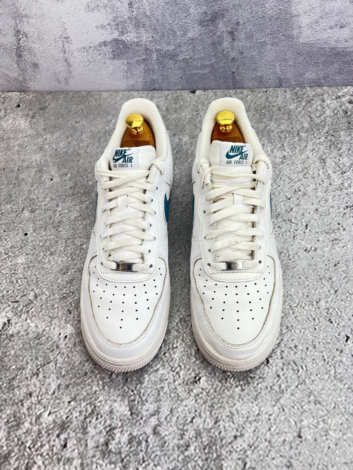 Nike Air Force 1 ’07 — buty sportowe męskie w bardzo dobrym stanie rozmiar 46, widok z tyłu