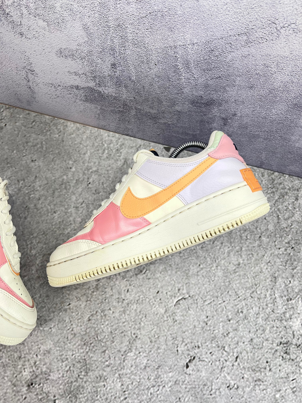 Nike Air Force 1 Shadow Triple White — buty sportowe damskie w bardzo dobrym stanie rozmiar 41, wewnętrzny panel lewego buta