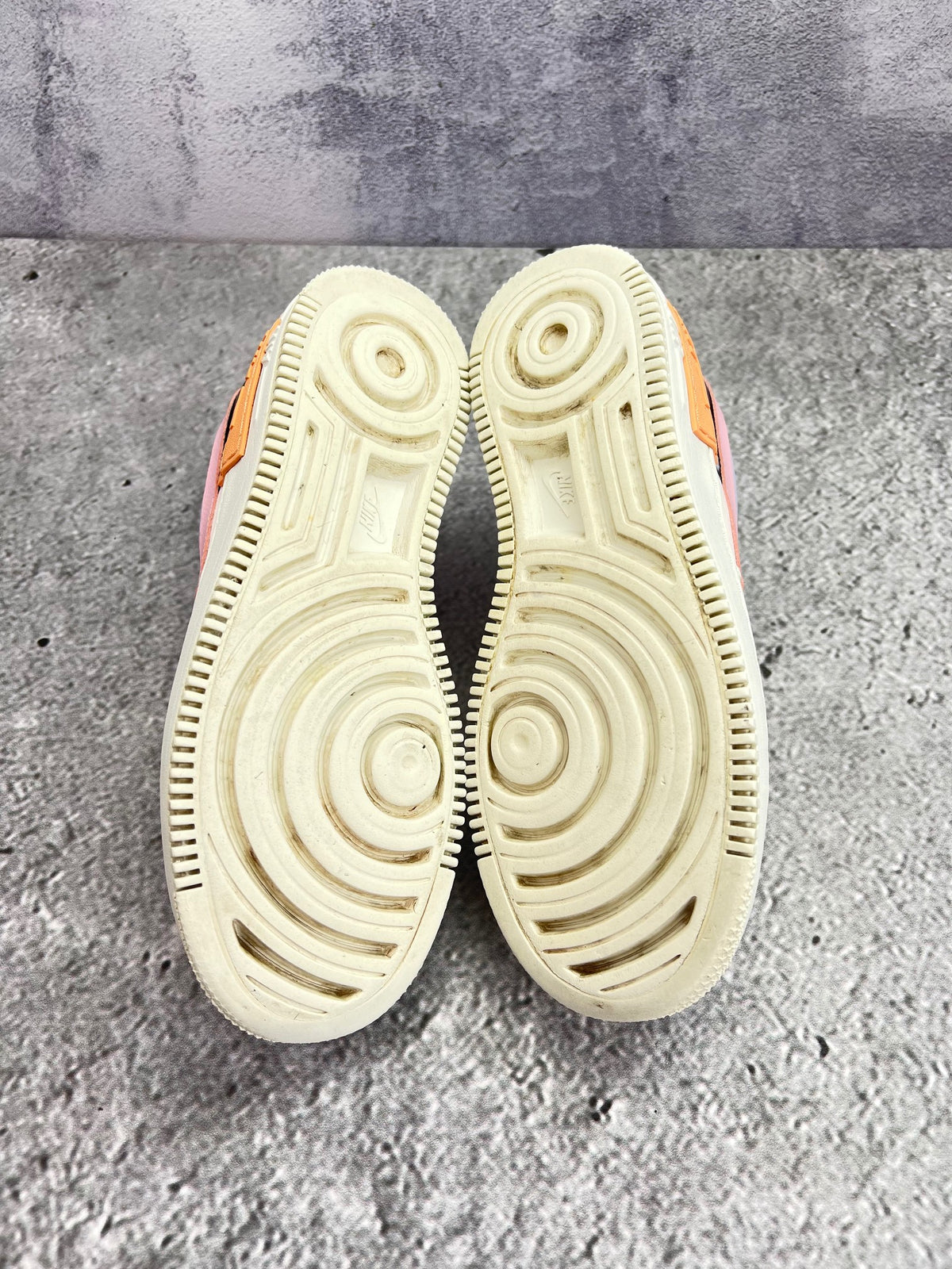 Nike Air Force 1 Shadow Triple White — buty sportowe damskie w bardzo dobrym stanie rozmiar 41, widok z tyłu