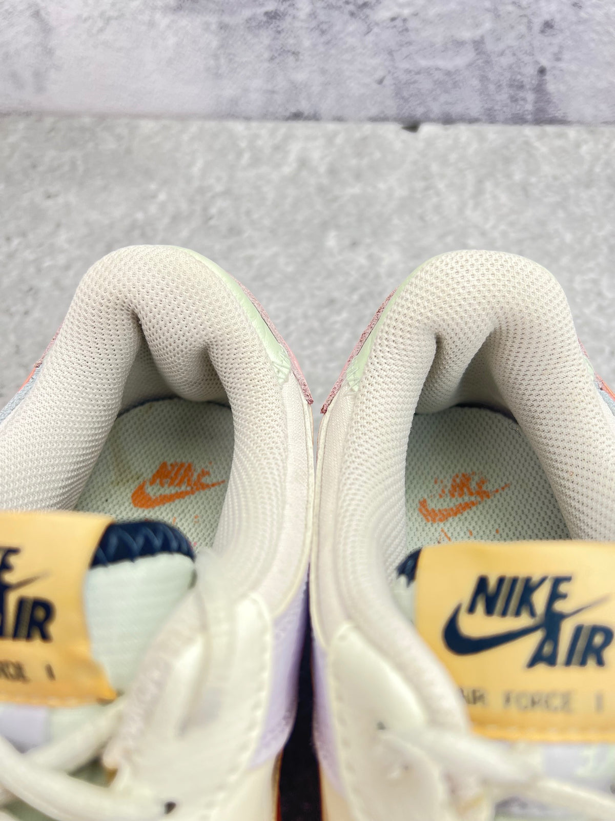 Nike Air Force 1 Shadow Triple White — buty sportowe damskie w bardzo dobrym stanie rozmiar 41, zapiętki butów