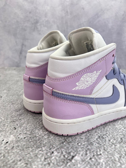 Nike Air Jordan 1 Mid — buty sportowe damskie w dobrym stanie rozmiar 39, widok z góry