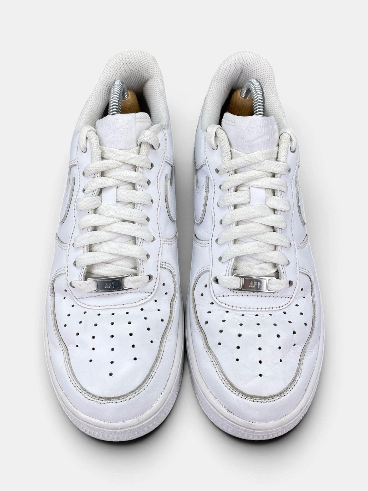 Nike Air Force 1 Low Triple White — buty sportowe męskie w bardzo dobrym stanie rozmiar 41, widok z góry