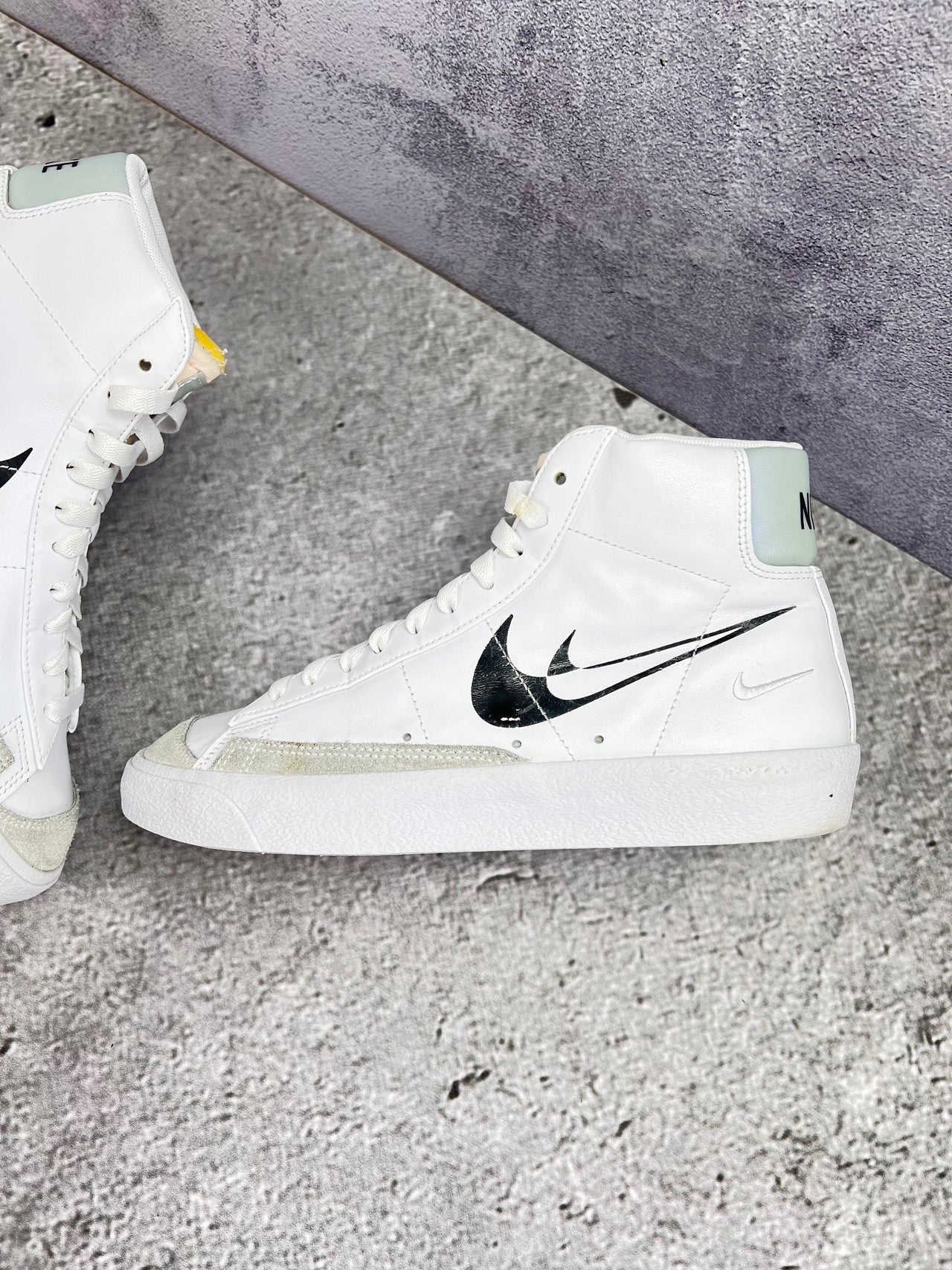 Nike Blazer Mid '77 Double Swoosh — buty sportowe męskie w bardzo dobrym stanie rozmiar 39, zewnętrzny panel lewego buta