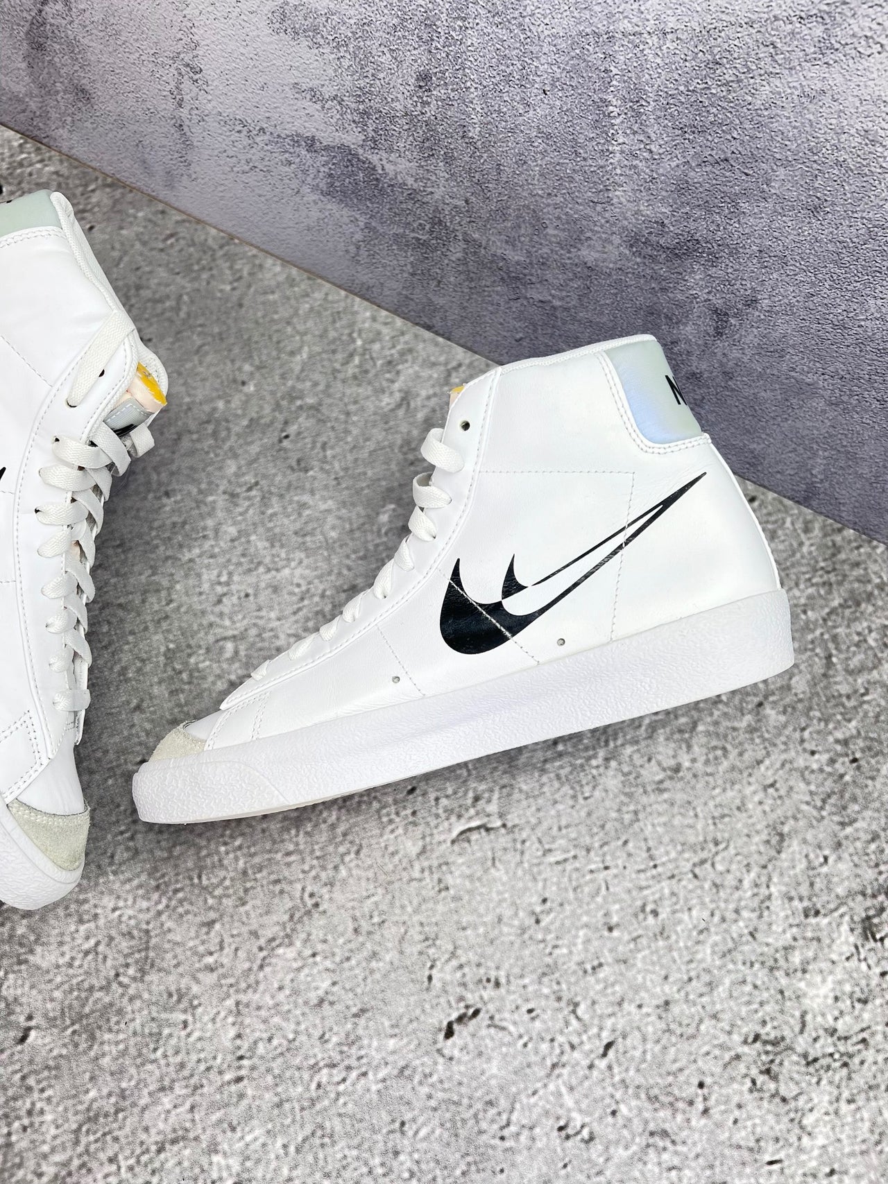 Nike Blazer Mid '77 Double Swoosh — buty sportowe męskie w bardzo dobrym stanie rozmiar 39, wewnętrzny panel prawego buta
