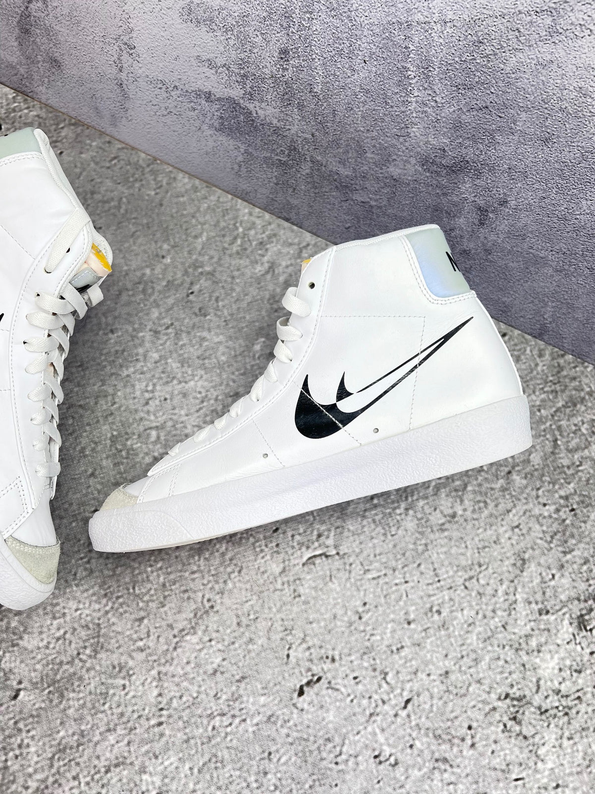 Nike Blazer Mid '77 Double Swoosh — buty sportowe męskie w bardzo dobrym stanie rozmiar 39, wewnętrzny panel prawego buta