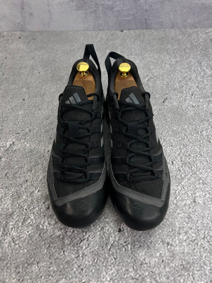 Adidas Terrex Swift Solo 2.0 Core Black — buty sportowe męskie w bardzo dobrym stanie rozmiar 44, podeszwa