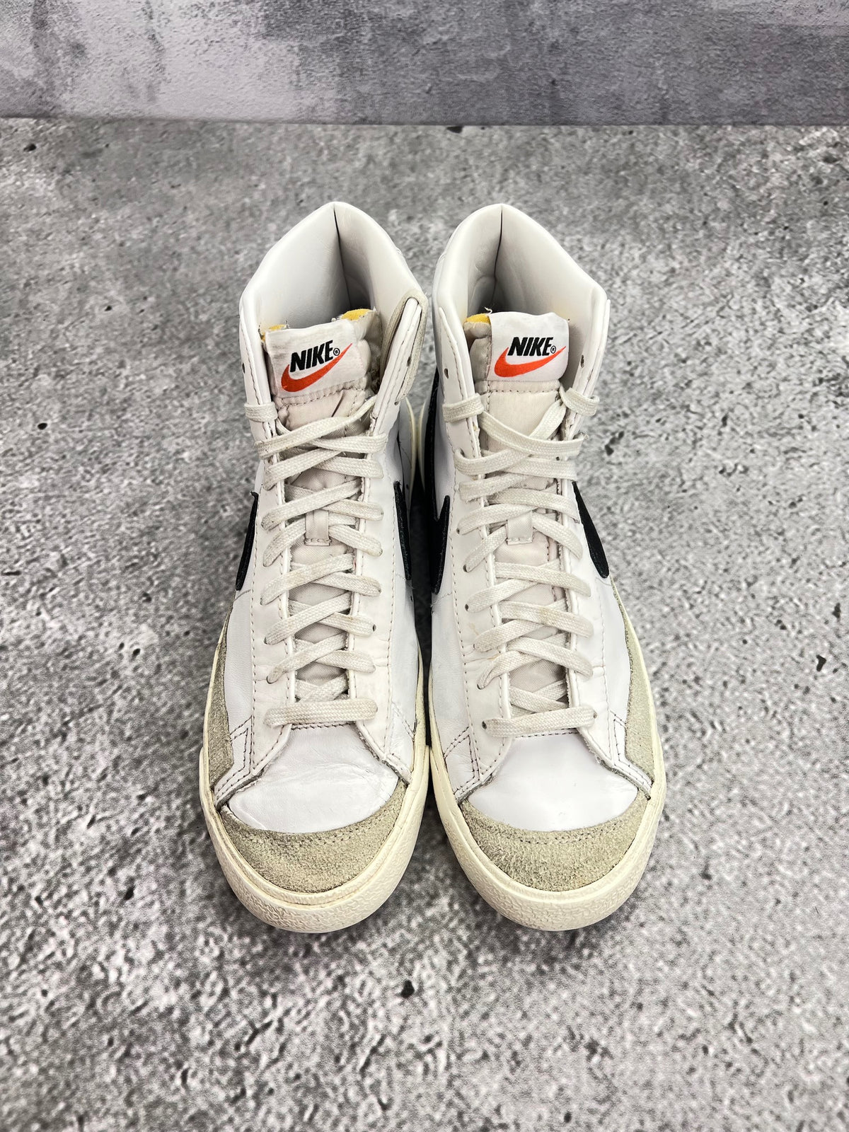 Nike Blazer Mid '77 White Black — buty sportowe męskie w dobrym stanie rozmiar 42.5, podeszwa