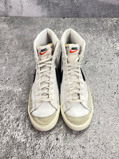 Nike Blazer Mid '77 White Black — buty sportowe męskie w dobrym stanie rozmiar 42.5, podeszwa