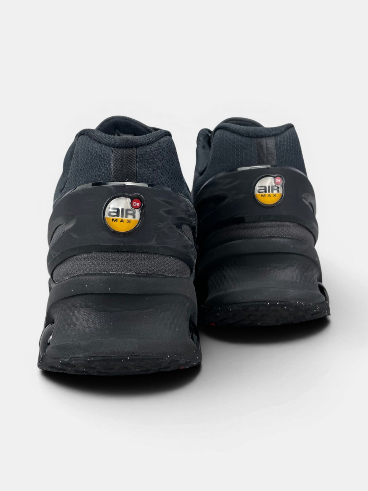 Nike Air Max DN8 Hyper Royal — buty sportowe męskie w bardzo dobrym stanie rozmiar 44, widok z tyłu