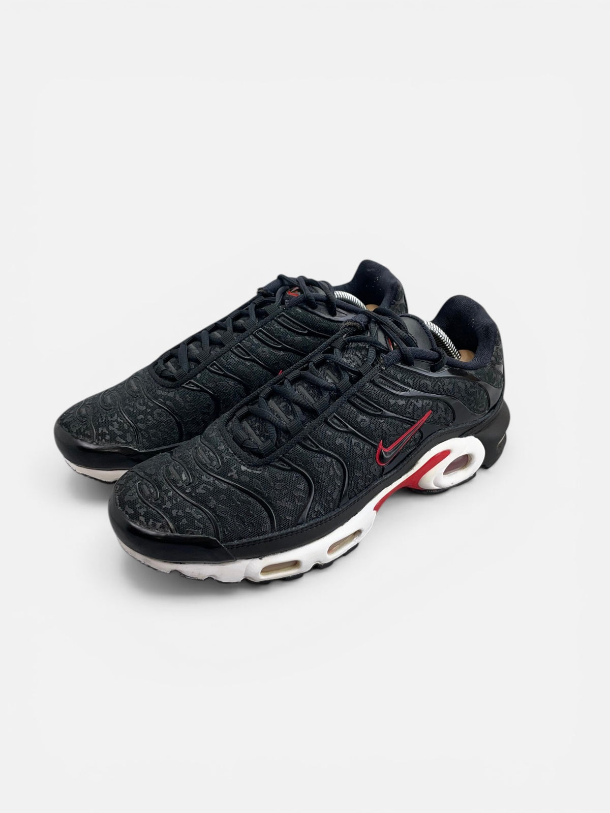 Nike Air Max Plus Premium Black Red — buty sportowe męskie w bardzo dobrym stanie rozmiar 41, widok z boku