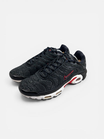 Nike Air Max Plus Premium Black Red — buty sportowe męskie w bardzo dobrym stanie rozmiar 41, widok z boku