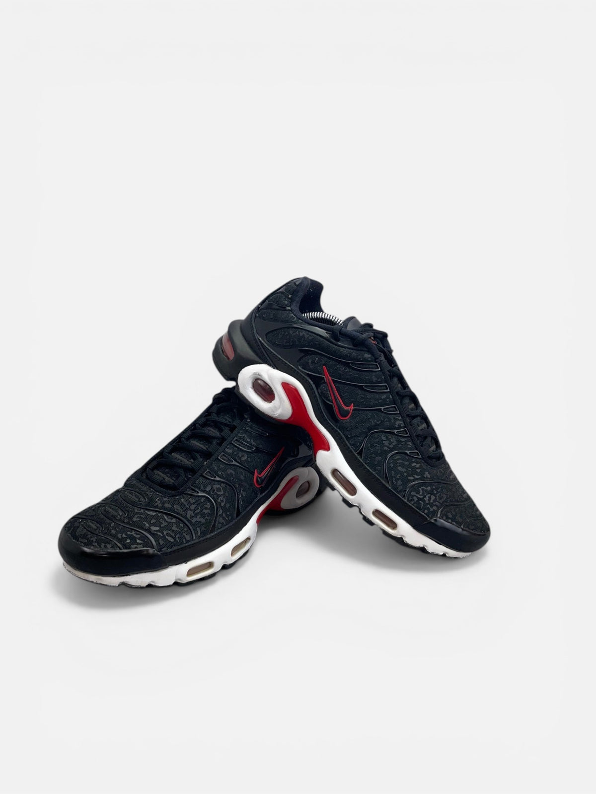 Nike Air Max Plus Premium Black Red — buty sportowe męskie w bardzo dobrym stanie rozmiar 41, boczny profil