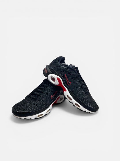 Nike Air Max Plus Premium Black Red — buty sportowe męskie w bardzo dobrym stanie rozmiar 41, boczny profil