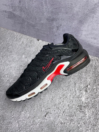 Nike Air Max Plus Premium Black Red — buty sportowe męskie w bardzo dobrym stanie rozmiar 41, wewnętrzny panel prawego buta