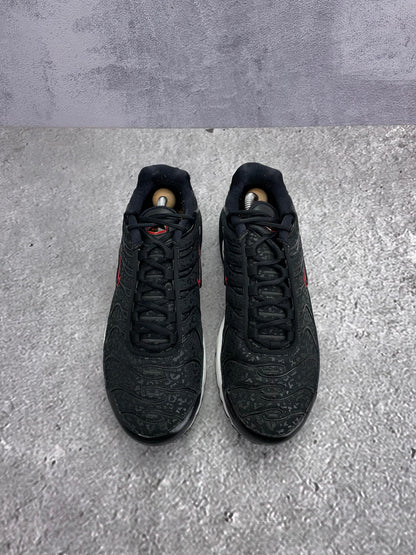 Nike Air Max Plus Premium Black Red — buty sportowe męskie w bardzo dobrym stanie rozmiar 41, widok z góry