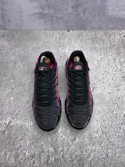 Nike Air Max Plus Black Hyper Pink — buty sportowe męskie w bardzo dobrym stanie rozmiar 42, widok z góry