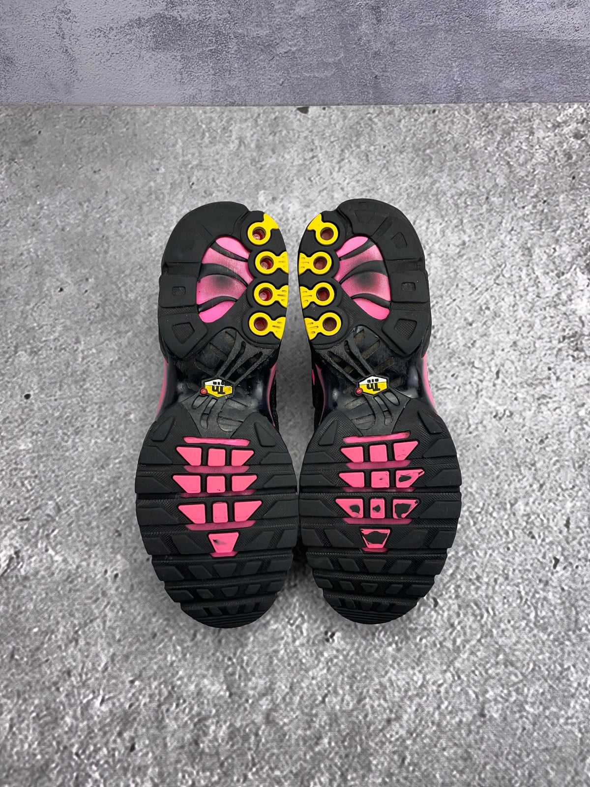 Nike Air Max Plus Black Hyper Pink — buty sportowe męskie w bardzo dobrym stanie rozmiar 42, podeszwa