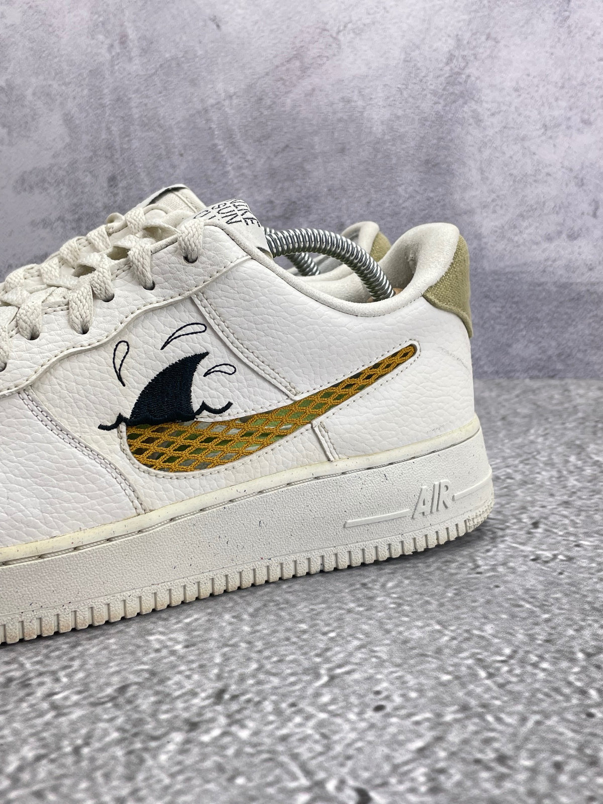 Nike Air Force 1 '07 LV8 NN Sun Club — buty sportowe męskie w bardzo dobrym stanie rozmiar 44.5, metka