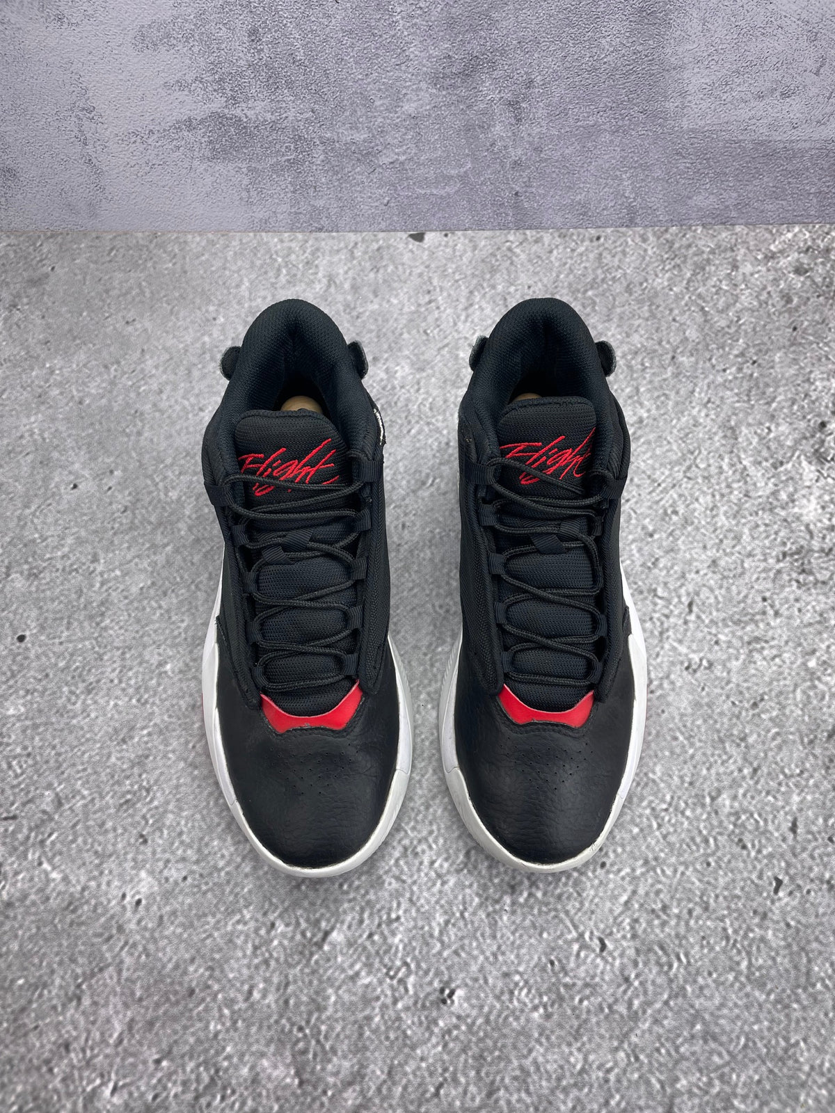 Jordan Max Aura 4 Bred — buty sportowe męskie w bardzo dobrym stanie rozmiar 40, widok z góry