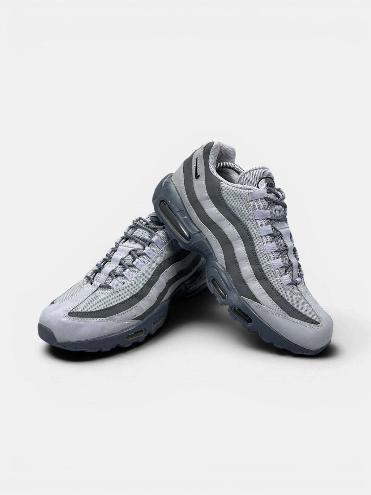 Nike Air Max 95 Greyscale — buty sportowe męskie w bardzo dobrym stanie rozmiar 45, boczny profil