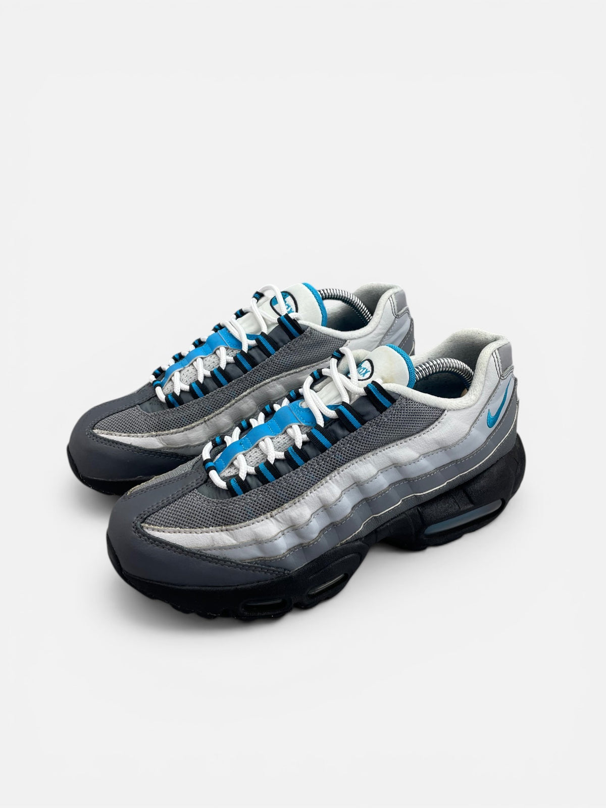 Nike Air Max 95 Recraft Grey Laser Blue — buty sportowe męskie w bardzo dobrym stanie rozmiar 40, widok z boku